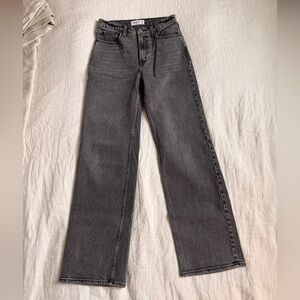 Abercrombie & Fitch 90s Relaxed High Rise Jeans size 26/2R in washes grey